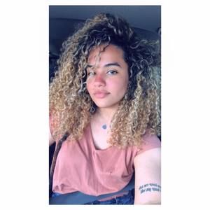 Meet your Posher, Alexandra